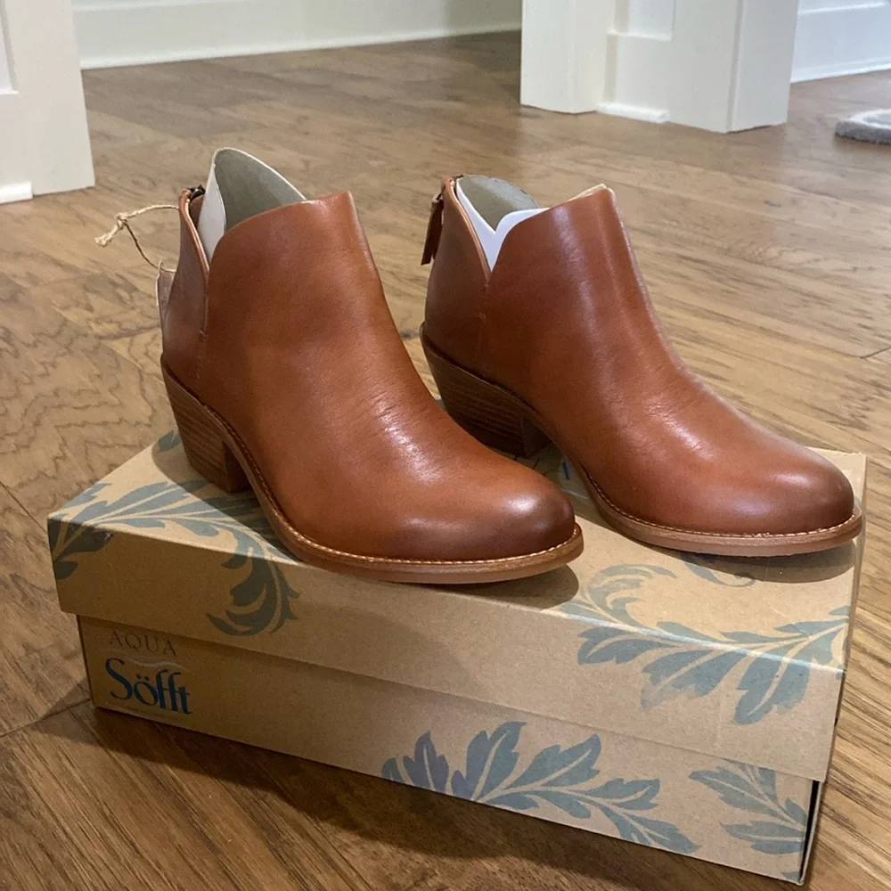 Sofft Angelica Booties. Brown. Size 7